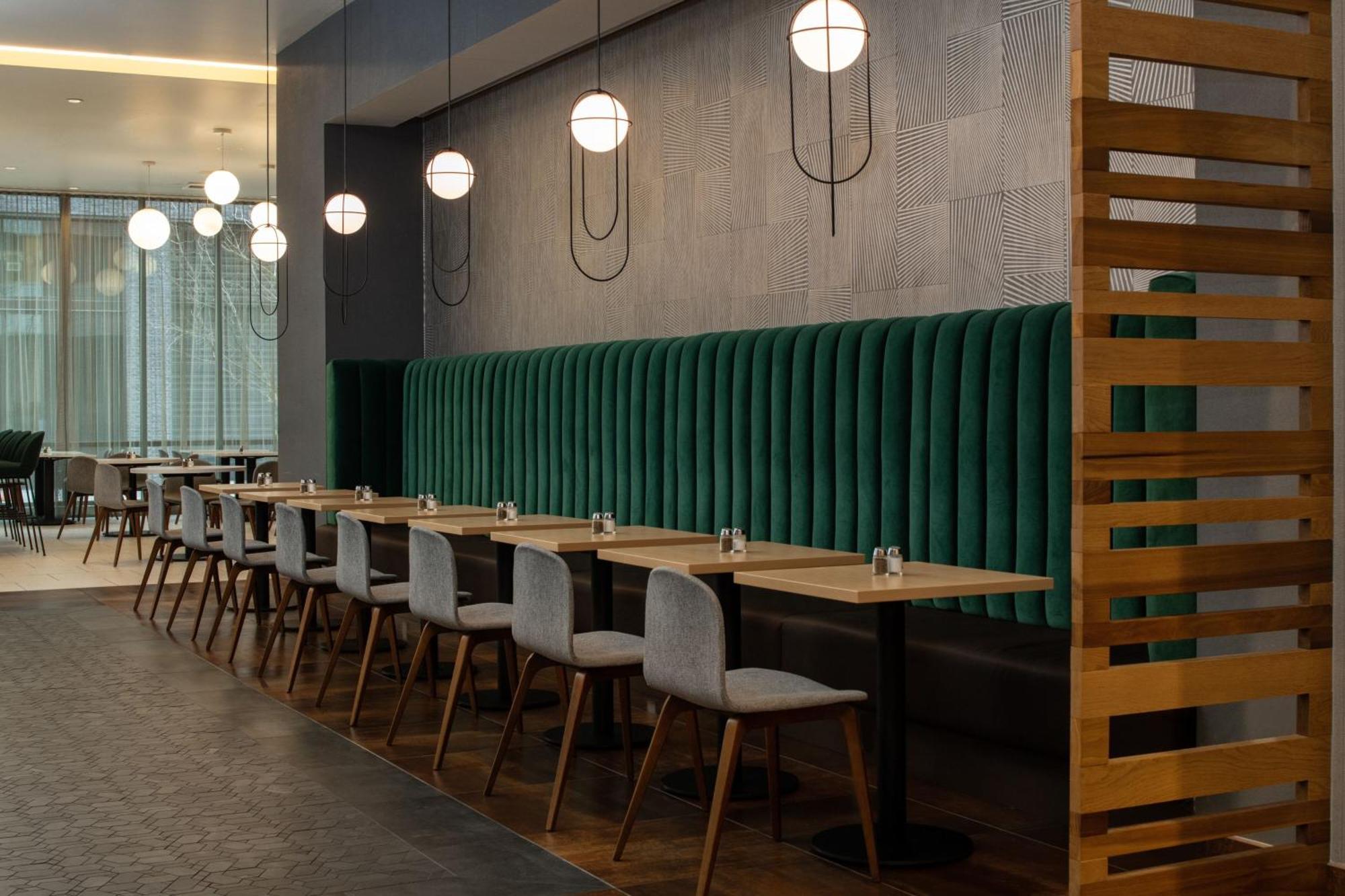 By Marriott Downtown/pearl District 3*